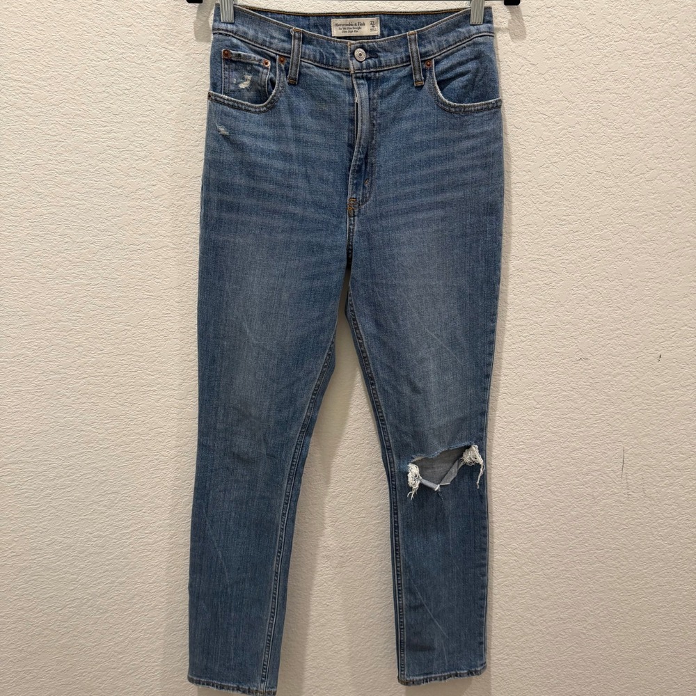 Abercrombie & Fitch 90s Slim Straight Ultra High Rise Distressed Jeans 27 4R